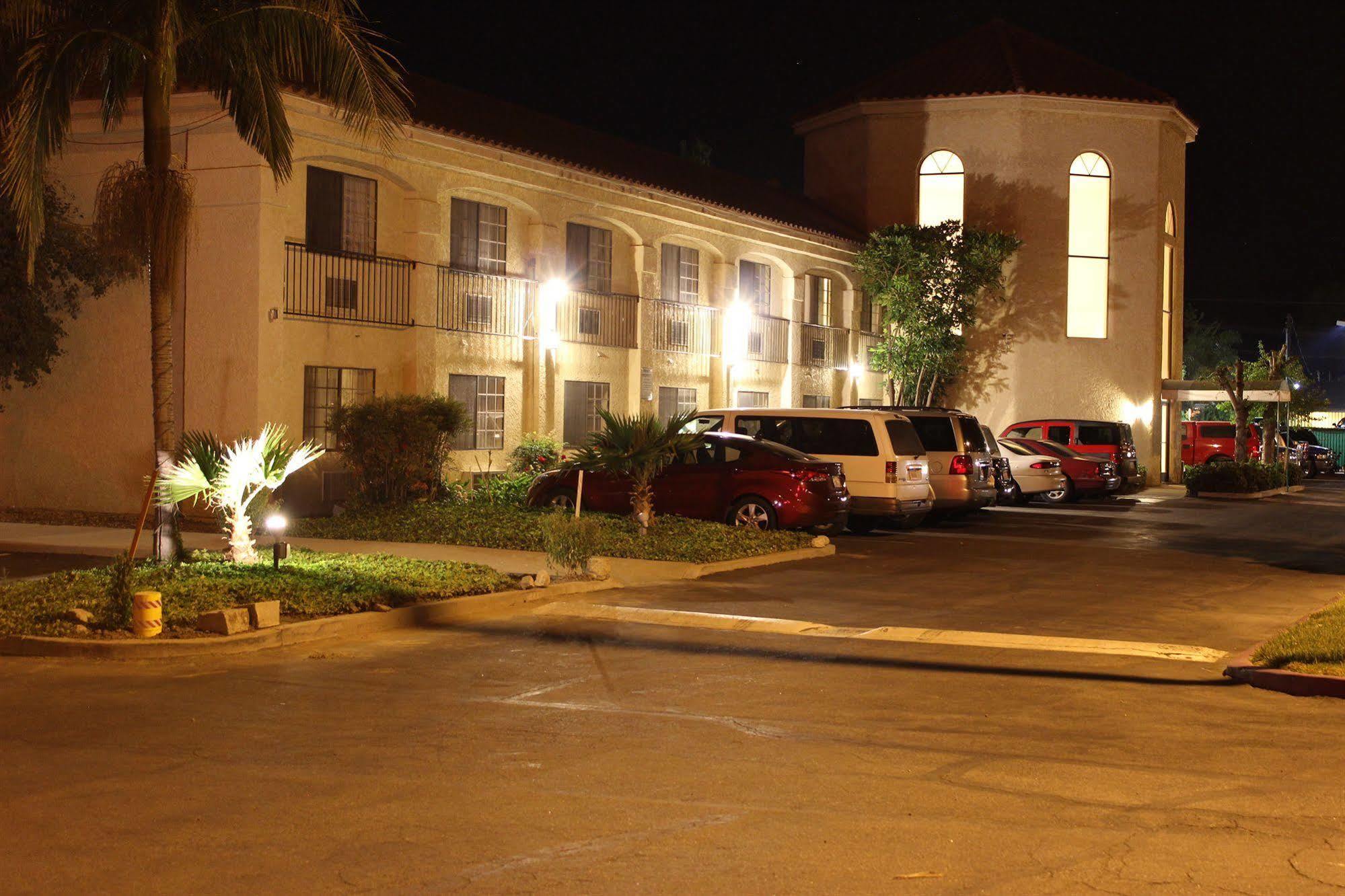 Ocean Gateway Inn Santa Paula Exterior photo