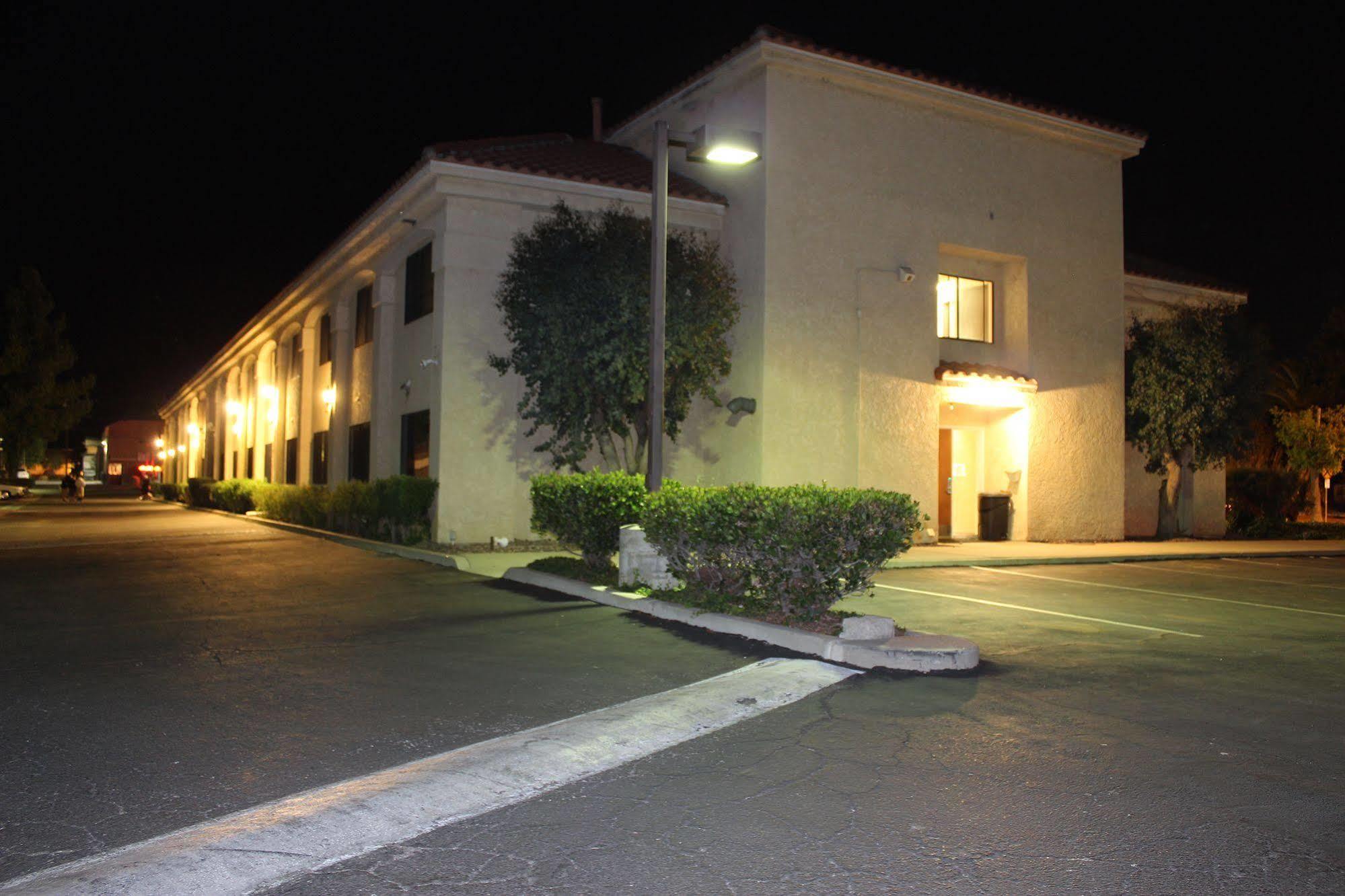 Ocean Gateway Inn Santa Paula Exterior photo