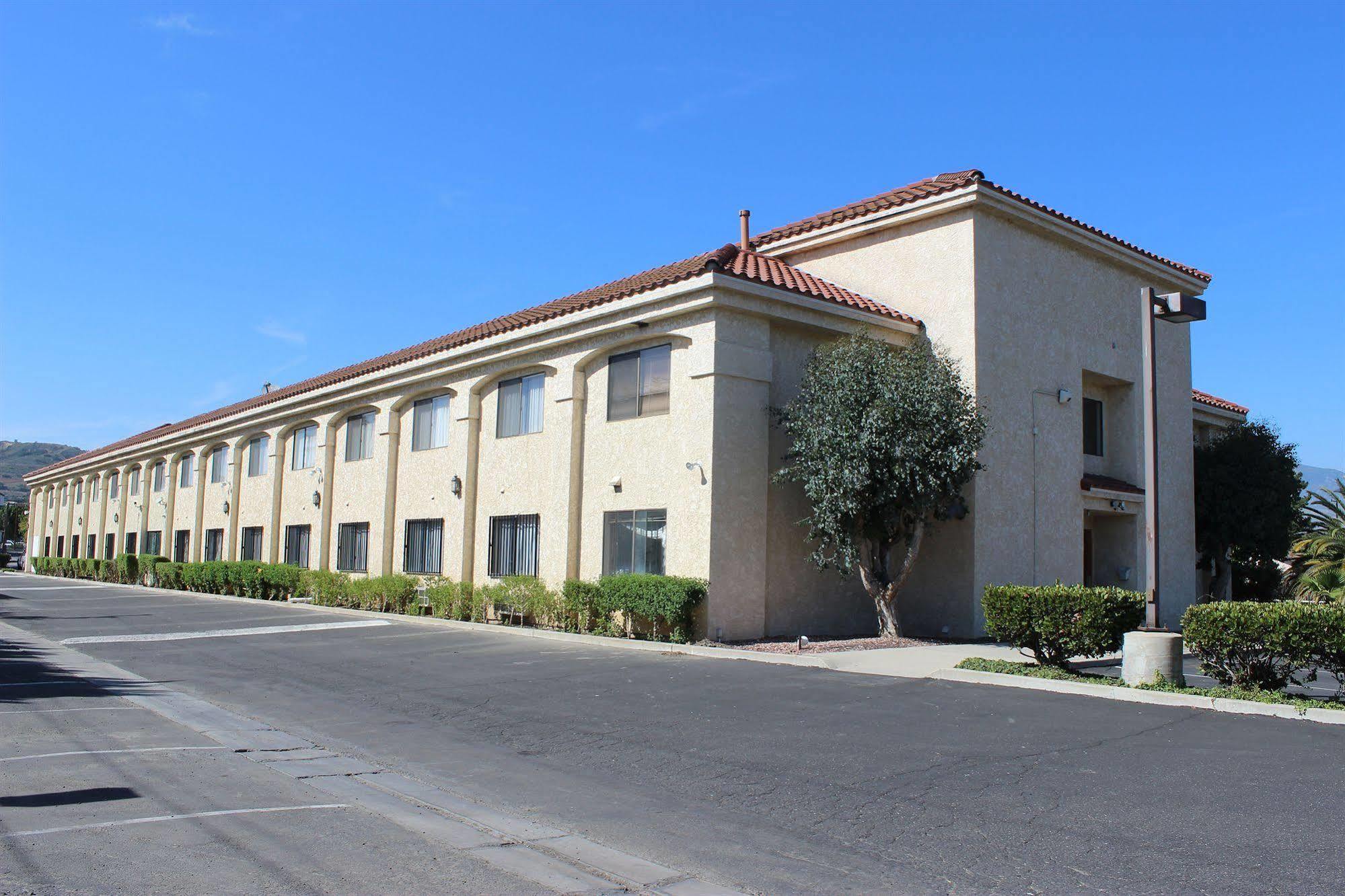 Ocean Gateway Inn Santa Paula Exterior photo